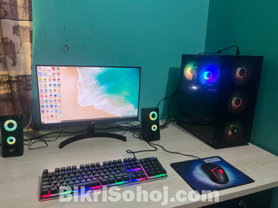 Gaming pc and monitor